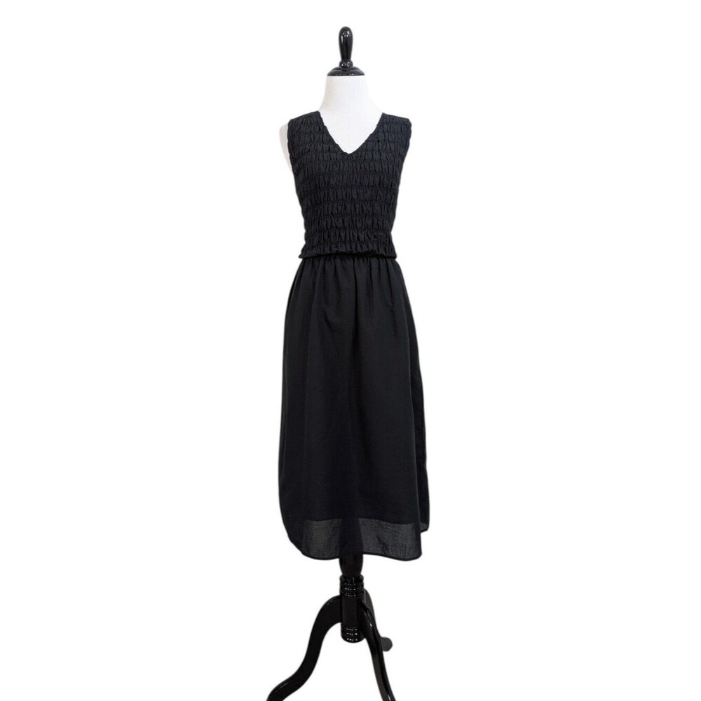 NEW Ophelia Roe Black Smocked Sleeveless Midi Dress - Size Medium Womens